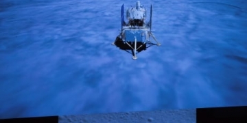 Chinese spacecraft has fresh moon rock samples to return to Earth