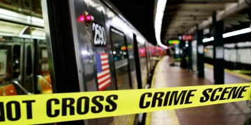 Man slashed in the face during fight in NYC subway station