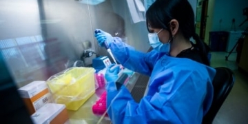 B.C. quietly updates number of U.K., South Africa variant cases as researcher raises concerns