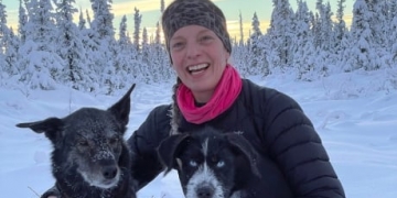 Women jump on attacking lynx to save dog in Beaver Creek, Yukon