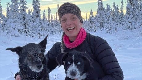 Women jump on attacking lynx to save dog in Beaver Creek, Yukon