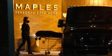 Licences of 3 Manitoba long-term care homes 'under review' over inspector concerns