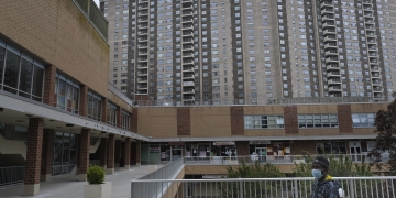 After woman’s death, blackouts in Bronx’s Co-op City strands thousands in chilly apartments over weekend