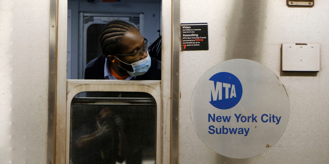 ‘He just punched me right in the face’: Subway conductor attacked in Harlem, suspect arrested