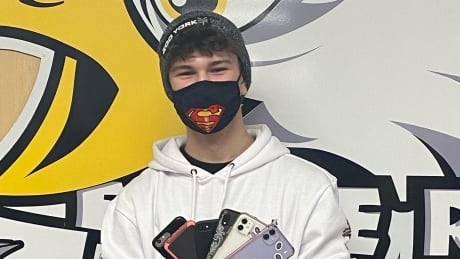 Students at B.C. school wind up talking to each other more, after classmate's 9-day digital detox challenge