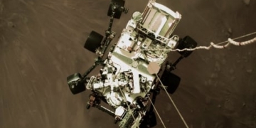 NASA releases 'stunning' close-up photos of rover landing on Mars