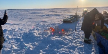 Tradition meets technology for new ice tracking in Tuktoyaktuk