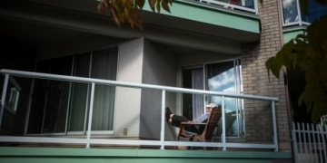 Conflicting quarantine rules cause confusion for some British Columbians