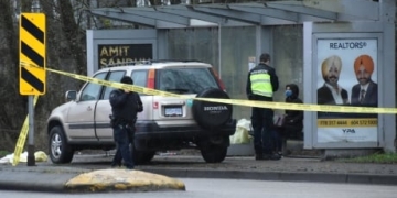 5-year-old among 3 injured after new driver crashes into Surrey bus shelter