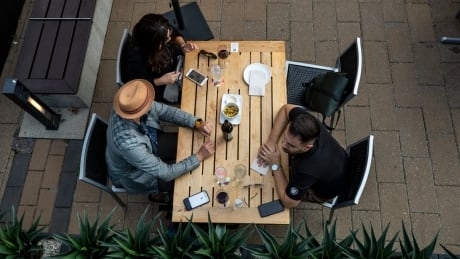 Restaurants' hopes rest on patios, as B.C.'s COVID-19 rules ban indoor dining