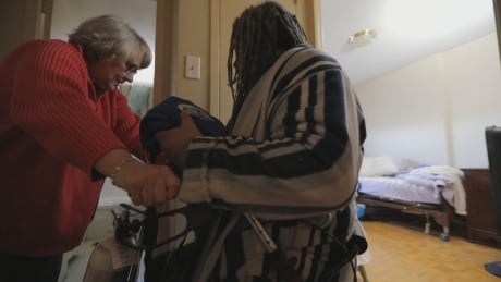 This man is on his deathbed because of the health care he received in prison, lawsuit alleges