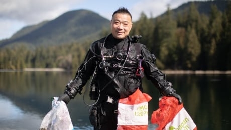 Meet the volunteer scuba divers cleaning up Metro Vancouver's lakes