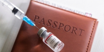 Covid: Spain hopes for tourists as EU votes on digital passports