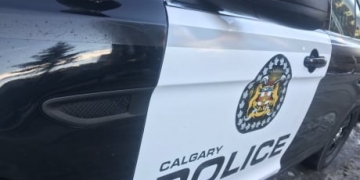 One man stabbed after groups fight with pepper spray in northeast Calgary