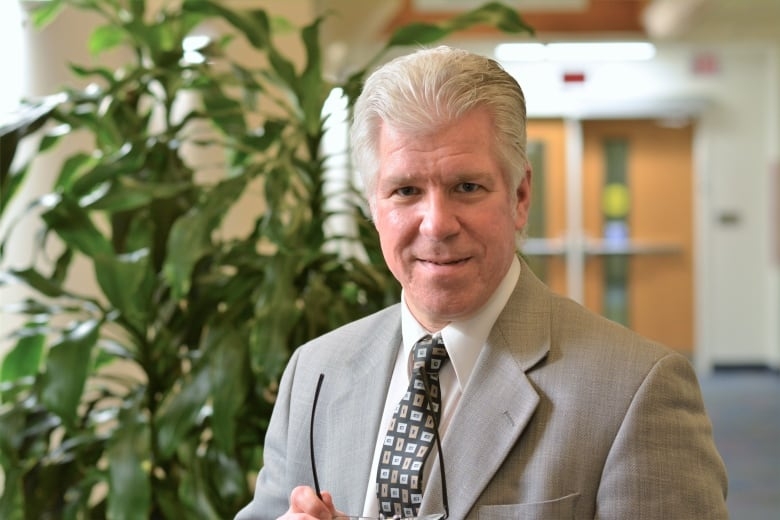 How parts of Canada are going about vaccinating teachers against COVID-19