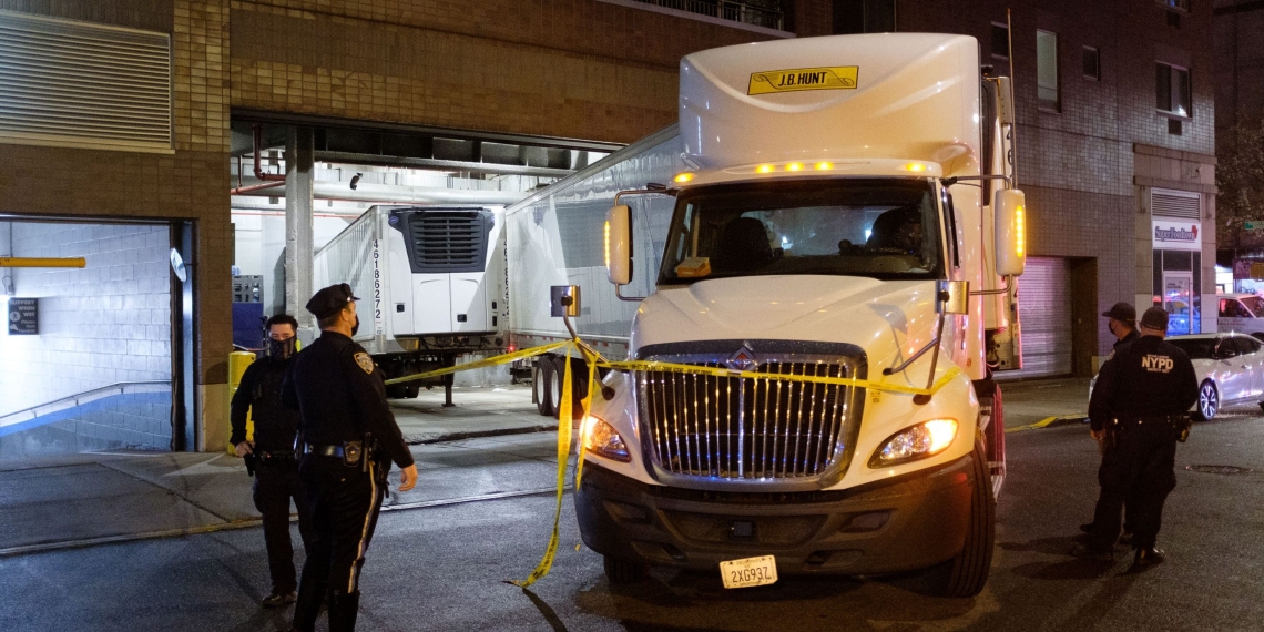 Man, 39, is crushed to death while guiding tractor trailer into Harlem supermarket loading area