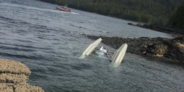 Pilots views obstructed and proximity alerts not working in midair plane crash that killed 6