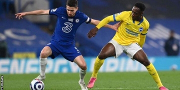 Chelsea go fourth in draw with Brighton on dramatic night for European football