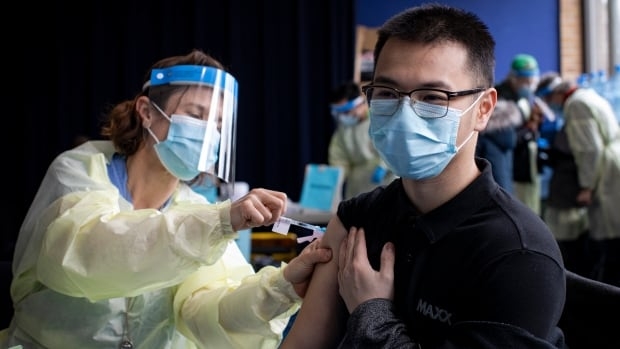 ICU admissions near 800 as Ontario sees record day for COVID-19 vaccinations