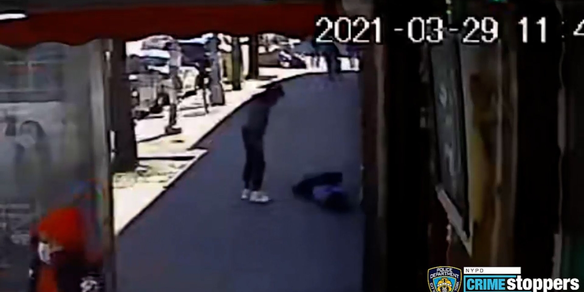 SEE IT: Man knocked unconscious on Bronx street