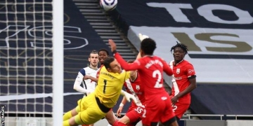 Tottenham Hotspur 2-1 Southampton: Bale and Son score as Spurs fight back