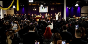 Daunte Wright: Hundreds attend Minneapolis funeral of man shot by police