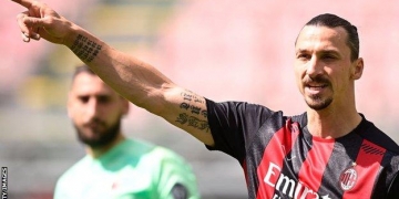 'I'd stay for the rest of my life if I could' – Ibrahimovic signs new AC Milan deal