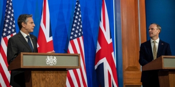 G7: Foreign ministers to discuss 'rising threats' at London summit