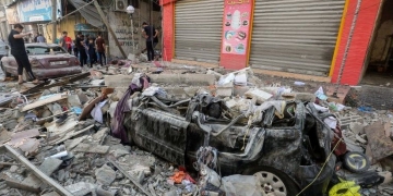 Israel-Gaza: Hamas chiefs targeted as truce efforts stall