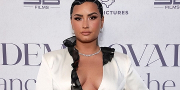 Demi Lovato is non-binary and is changing pronouns to they/them, singer announces