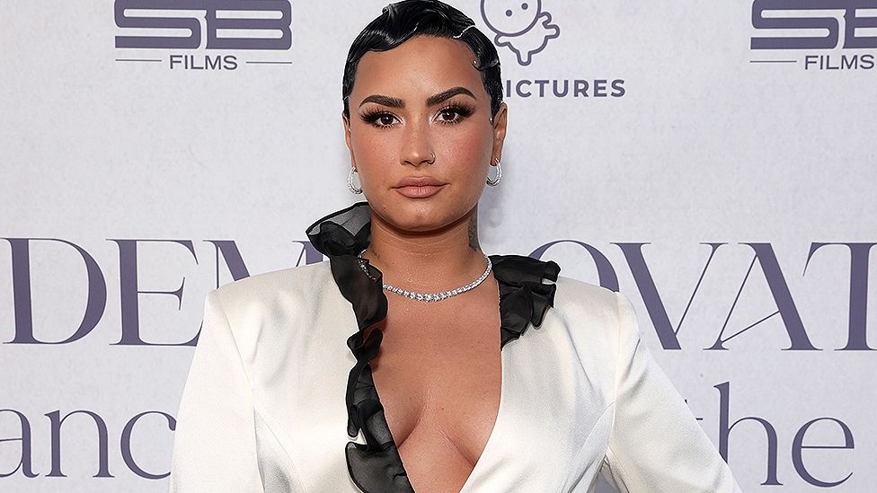 Demi Lovato is non-binary and is changing pronouns to they/them, singer announces