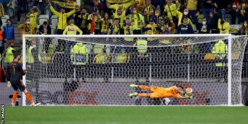 'They are a million miles away' – how pundits reacted to Man Utd's Europa League final defeat