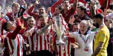 Brentford beat Swansea to reach Premier League for first time