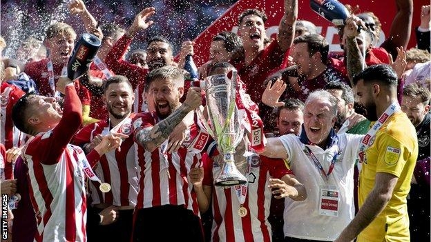 Brentford beat Swansea to reach Premier League for first time