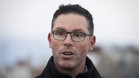 Businesses concerned by delays in Alberta government's assistance rollout