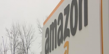 Amazon employee describes lax enforcement of COVID-19 precautions at Ottawa warehouse