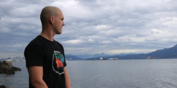 Free divers stumble upon illegal crab traps off Vancouver beach