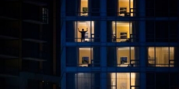 Quarantine hotel measures sticking around for now as Ottawa consults with provinces