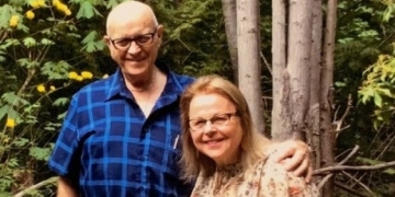 Squamish husband and wife who died hours apart from COVID-19 honoured at truck rally