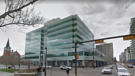 Alberta government to close Calgary's supervised consumption site, replace it with new locations