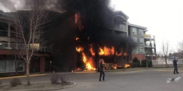 Firefighters battling massive blaze at St. Albert seniors' residence