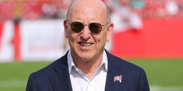 Glazer makes first Man Utd fans forum appearance in 15 years as owner