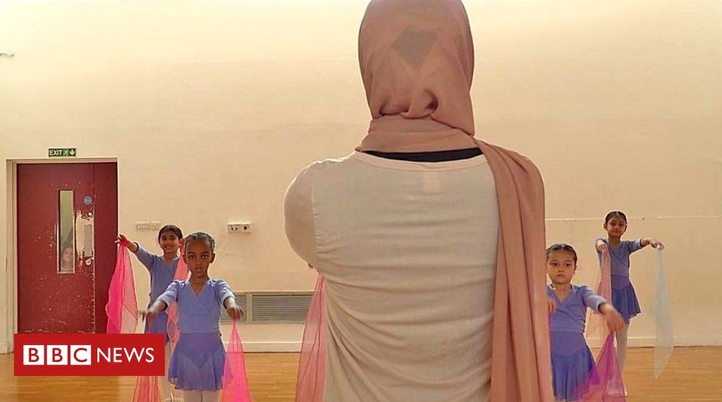 Inside a Muslim ballet school for girls