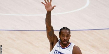 Leonard stars as Clippers beat Mavericks to level series