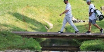 Rahm withdraws from tournament with six-shot lead after positive Covid test