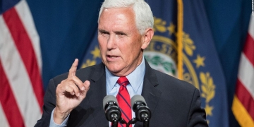 Pence faces hecklers shouting 'traitor' at religious conservative conference
