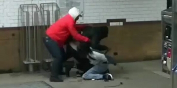 SEE IT: Man with knife in each hand stabbed in back with one of his own blades during crazed East Harlem subway station brawl