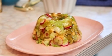 Vintage cuisine on the rise as TikTokers, Redditors dig up old recipe boxes and cookbooks