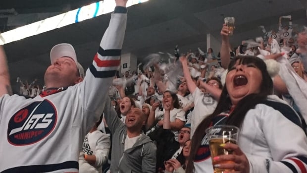 'Very limited number' of fans to be allowed at Wednesday's Winnipeg Jets playoff game