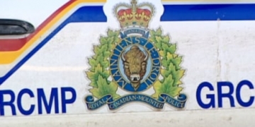 Parts of Parkland County asked to shelter in place, 2 suspects armed and dangerous